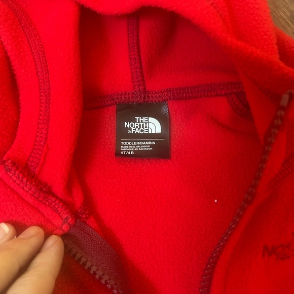 The North Face Kids Two-Tone Red Hoodie size 4T - Picture 2 of 3